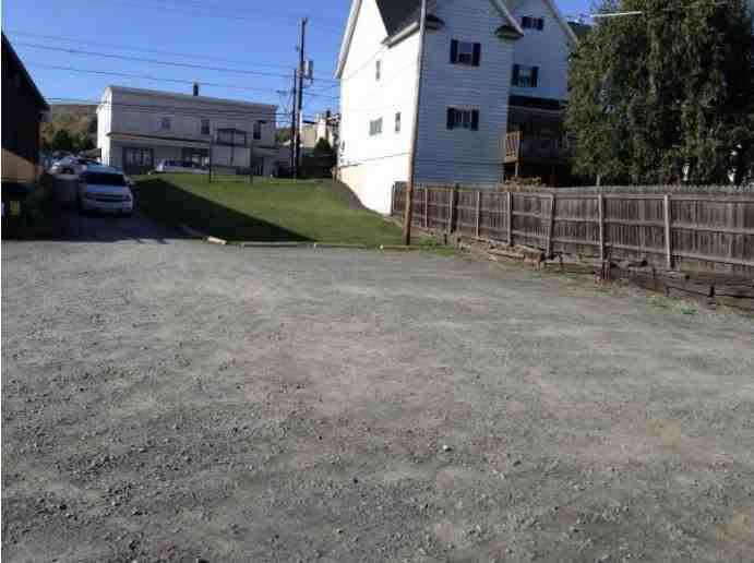 1050 Main St #1 - Photo 5 of 6