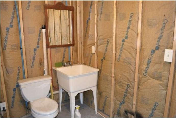 1050 Main St #1 - Photo 6 of 6