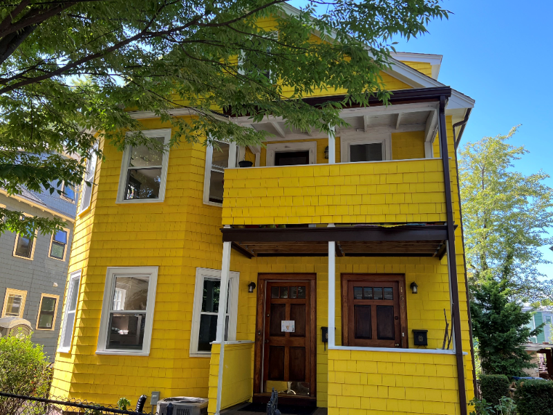 152 Raymond St #152RAYMOND - Photo 2 of 9