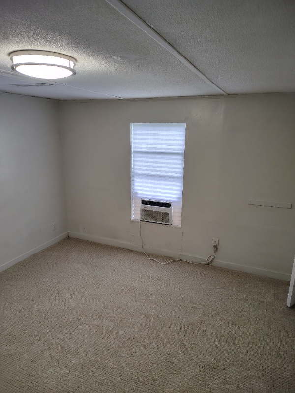 128 Southeast Guinevere Court - Photo 2 of 15