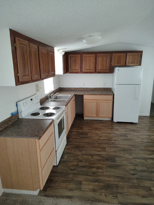 128 Southeast Guinevere Court - Photo 4 of 15