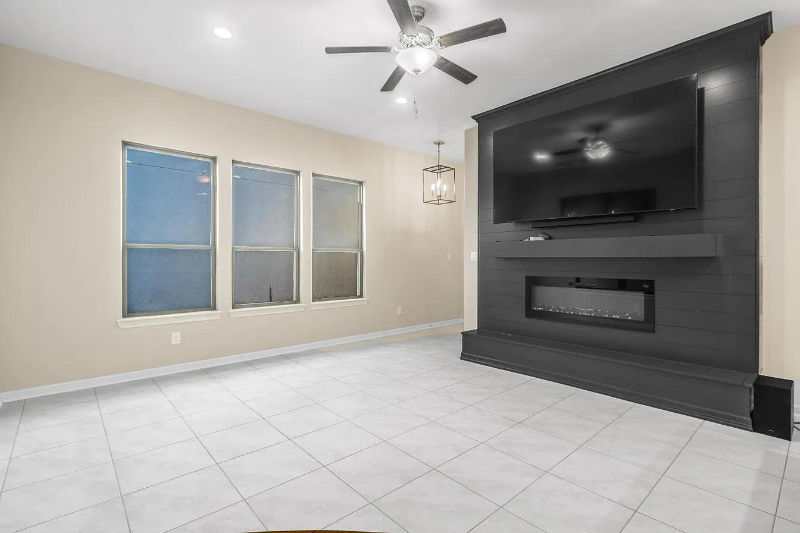 10308 N 13th St - Photo 2 of 18