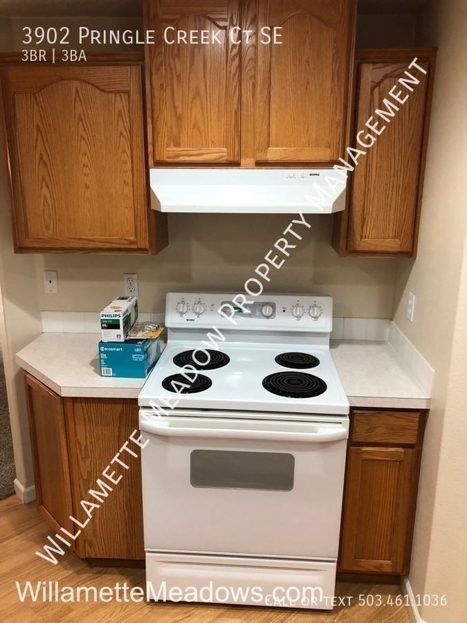 3902 Pringle Creek Court Southeast - Photo 6 of 30