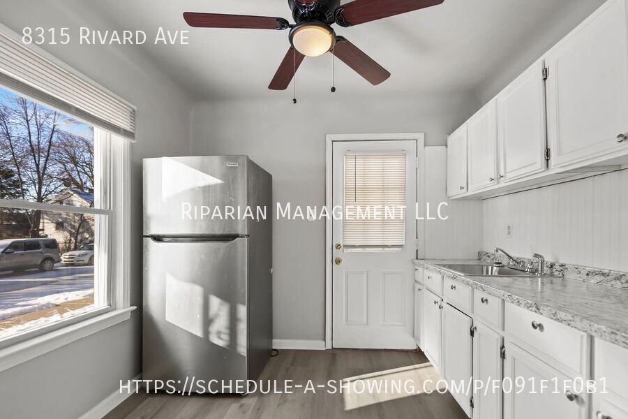 8315 Rivard Ave - Photo 4 of 13