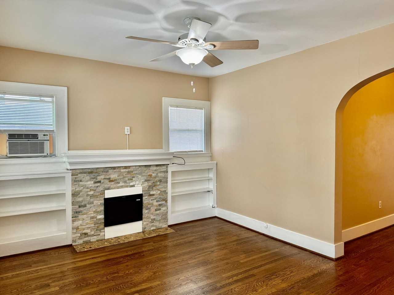 605 W Saulnier St #4 - Photo 2 of 18