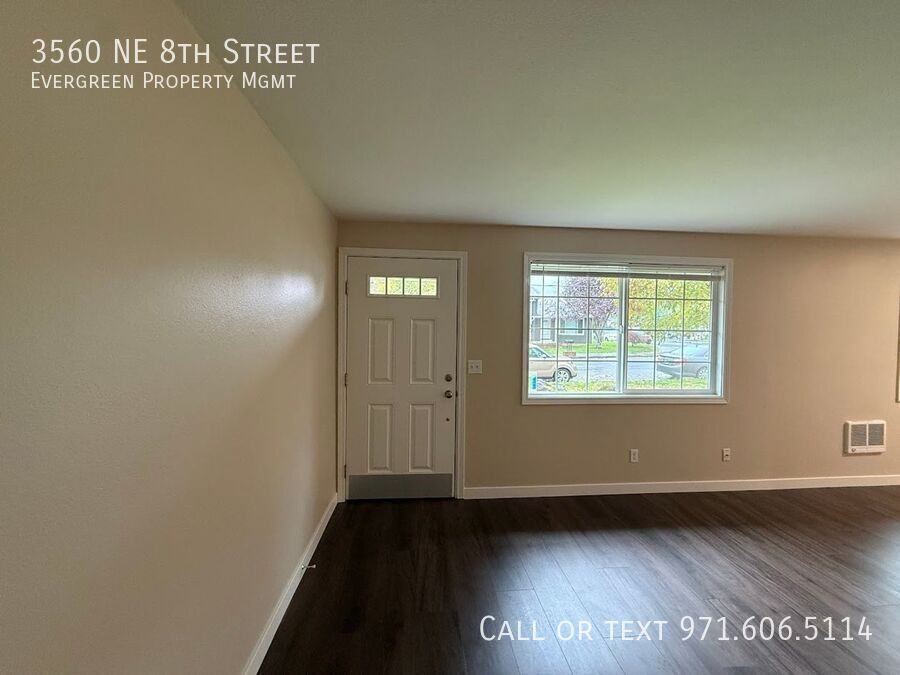 3560 Northeast 8th Street - Photo 3 of 27