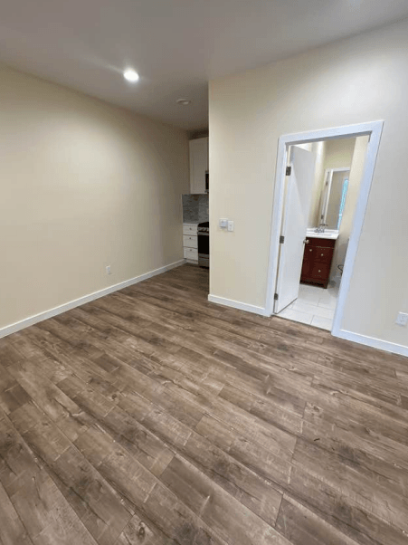 225 W 25th St - Photo 6 of 13