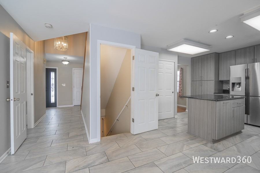 164 Forestview Ct - Photo 7 of 40