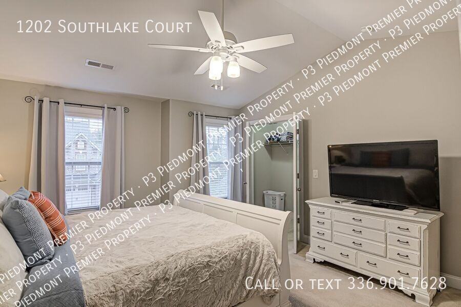 1202 Southlake Court - Photo 2 of 35