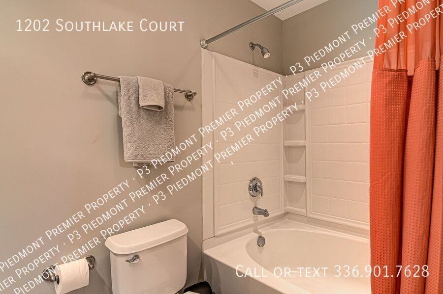 1202 Southlake Court - Photo 6 of 35