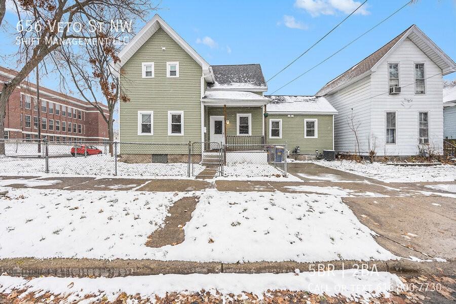 656 Veto Street Northwest