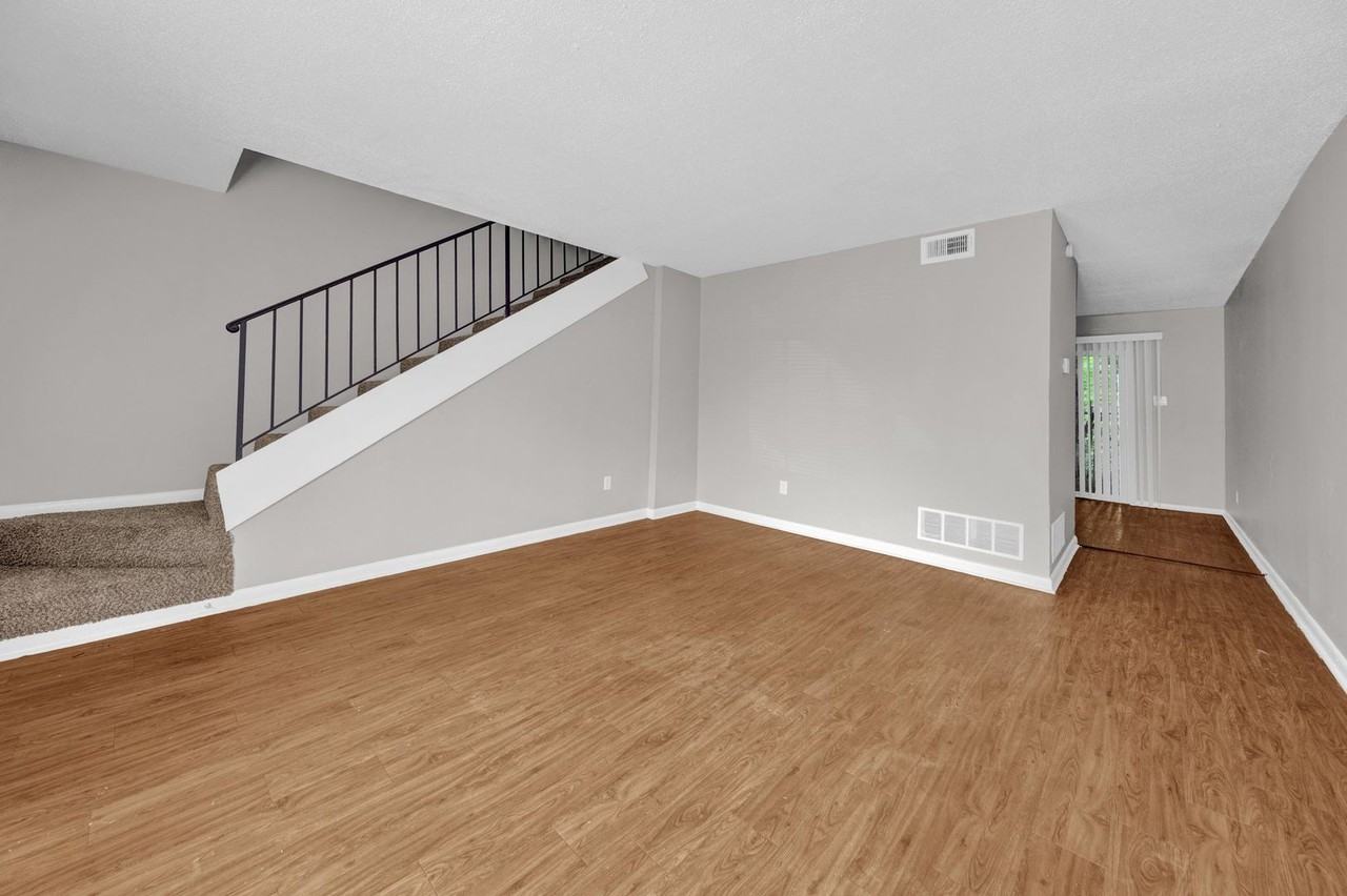 3457 Pruett Ct - Photo 4 of 15