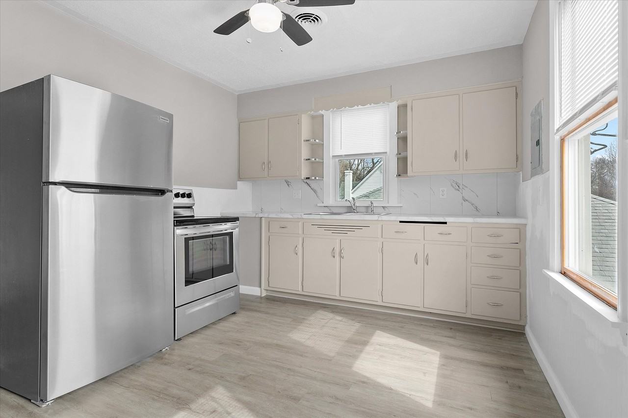 1301 Pine Street - Photo 2 of 9