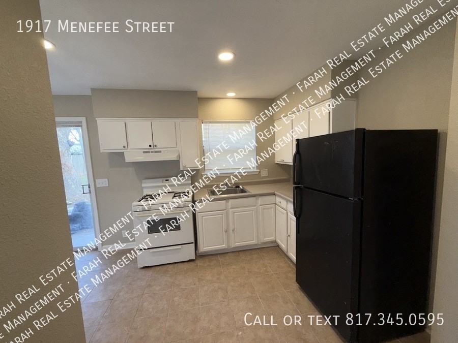 1917 Menefee St - Photo 6 of 19