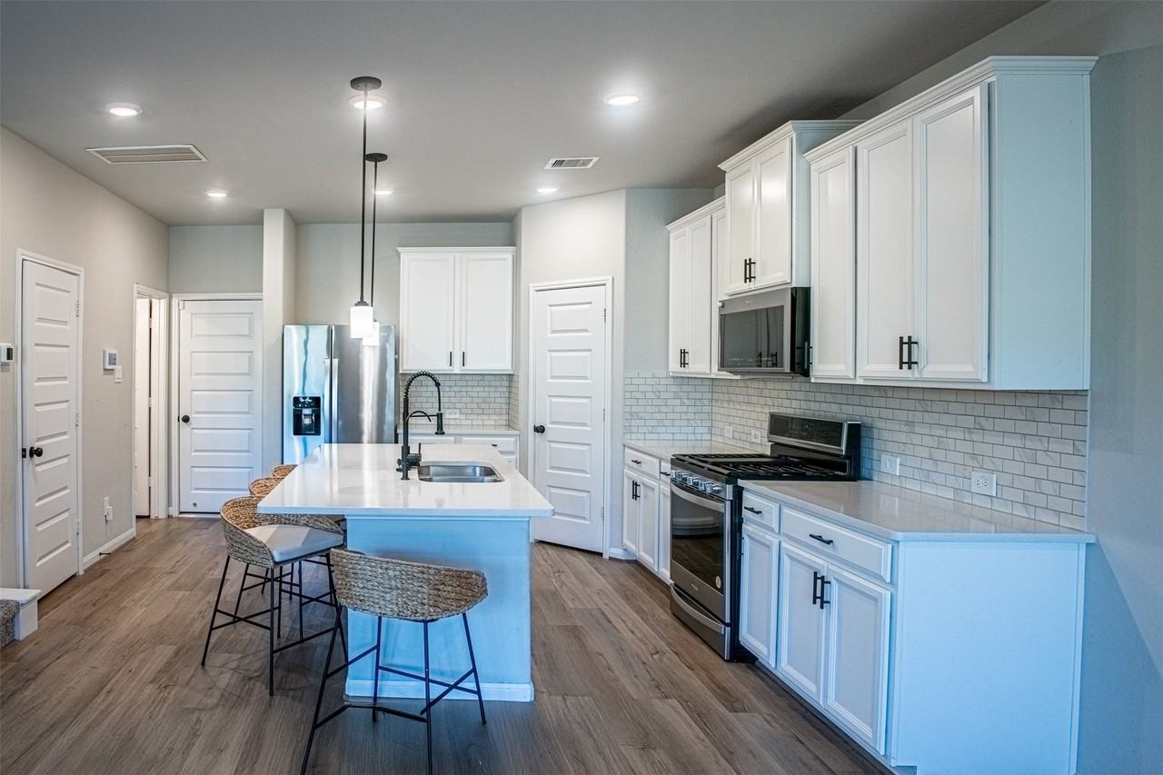 16018 Oregon Oak Dr #16018 - Photo 6 of 29