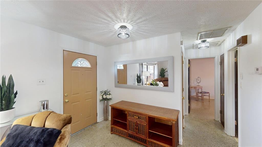 502 N Beverly Ave #502 - Photo 5 of 29