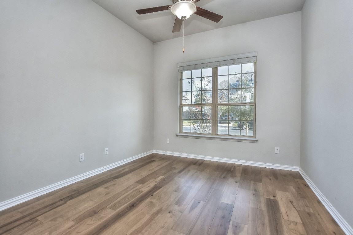 409 Bluehaw Dr #409 - Photo 3 of 33