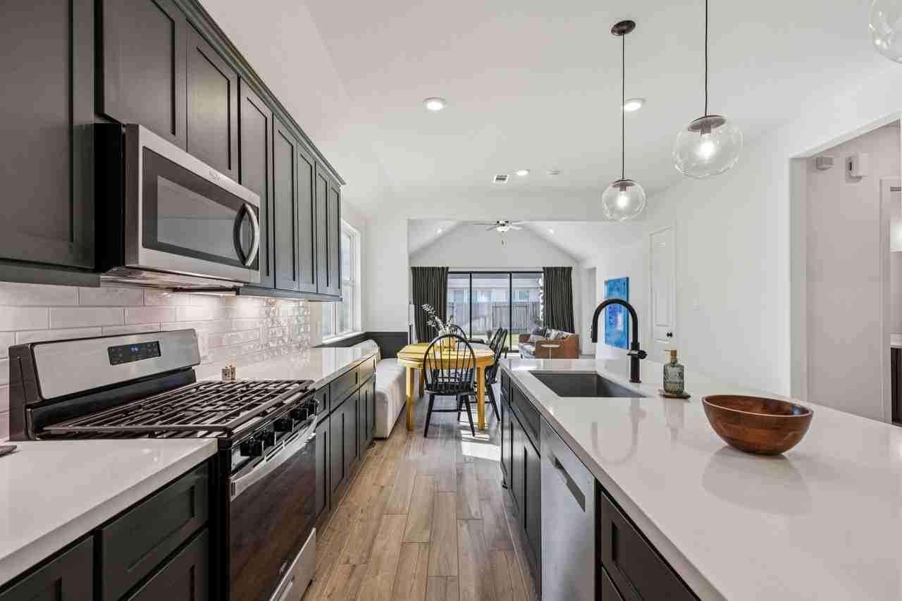 9311 Blackwell Orchard Ln #9311 - Photo 3 of 35