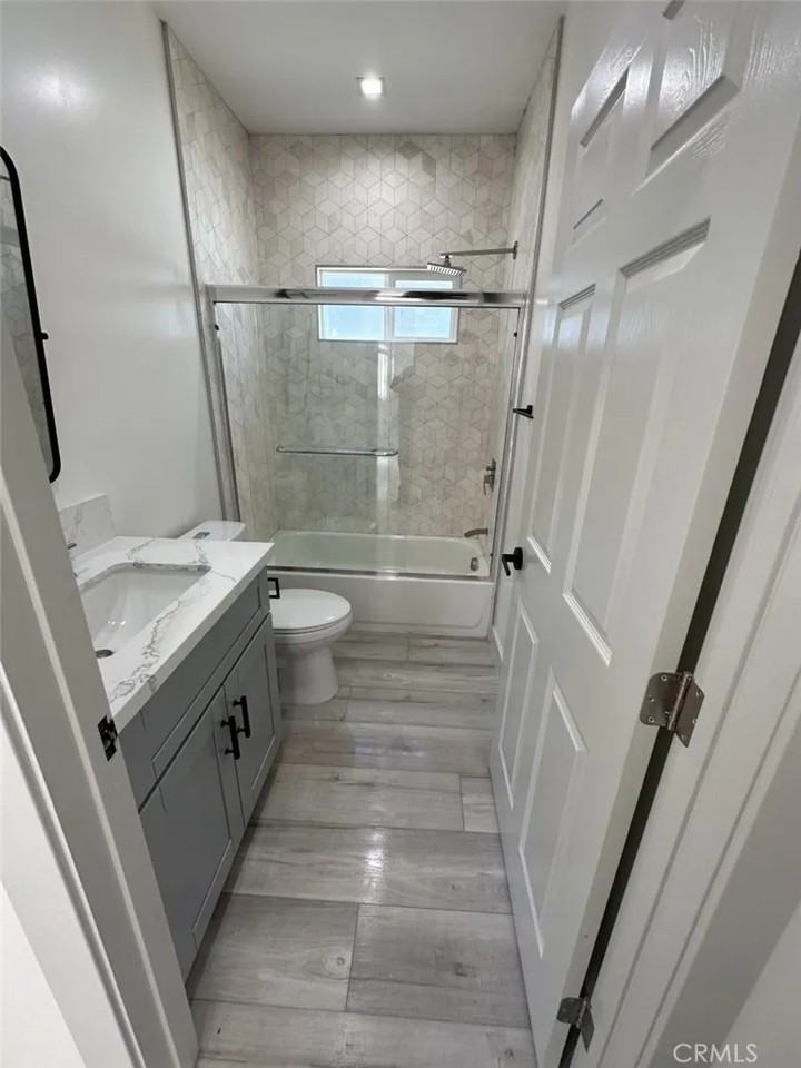 23236 Vanowen St #23236 - Photo 6 of 19