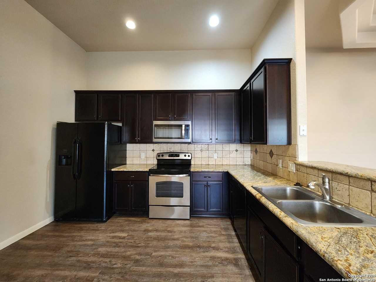 244 Rosalie Dr #244A - Photo 2 of 50