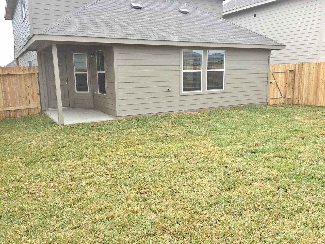 18926 Venito Dr #18926 - Photo 6 of 16