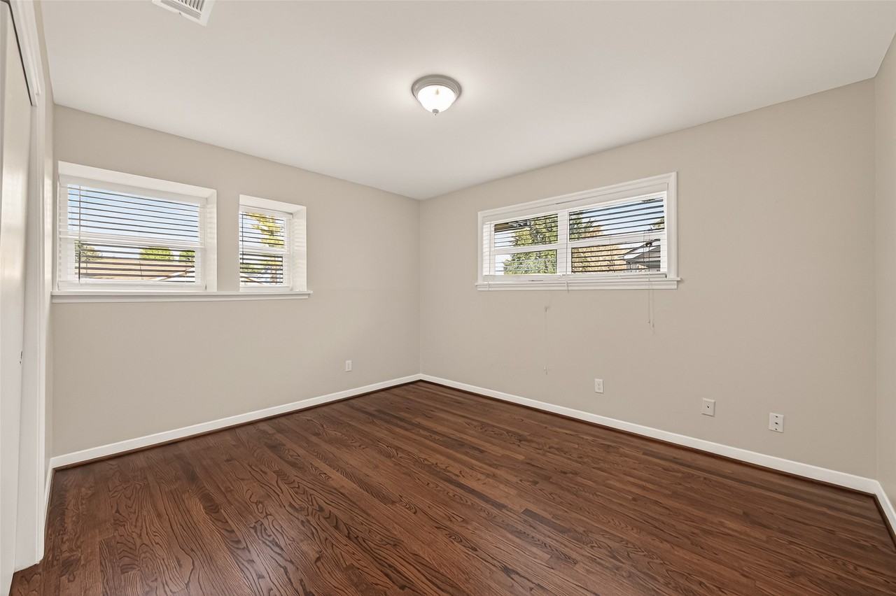 5211 Hummingbird Street #5211 - Photo 4 of 48