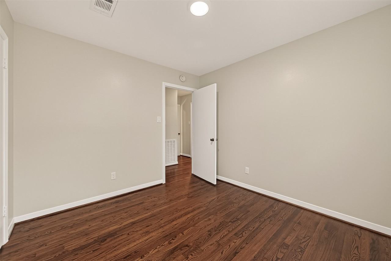 5211 Hummingbird Street #5211 - Photo 5 of 48