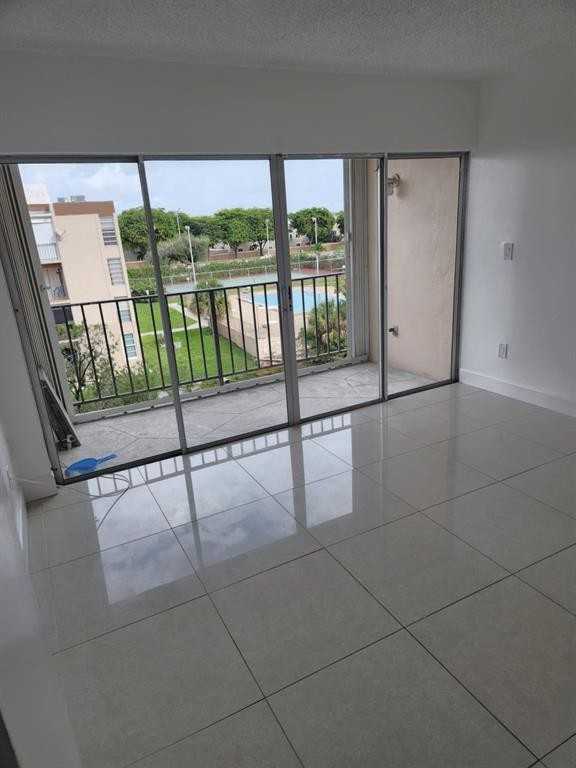 8895 Fontainebleau Boulevard