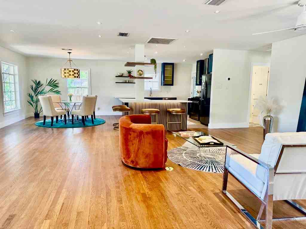 4406 Airport Boulevard #4406 - Photo 6 of 31