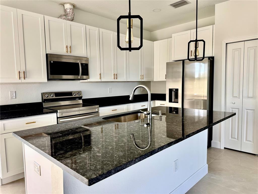 13435 Bovardia Lane #13435 - Photo 4 of 31