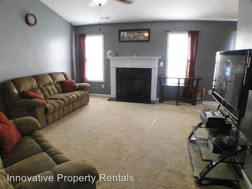 301 Haywood Dr - Photo 3 of 13