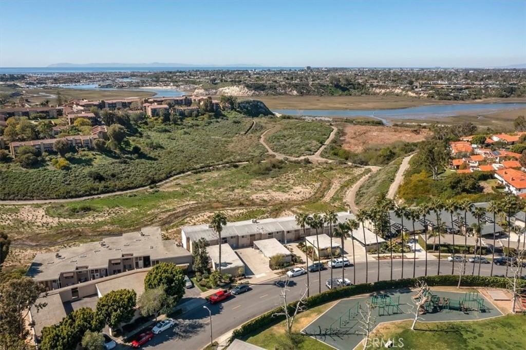 745 Domingo Drive #745 - Photo 5 of 11