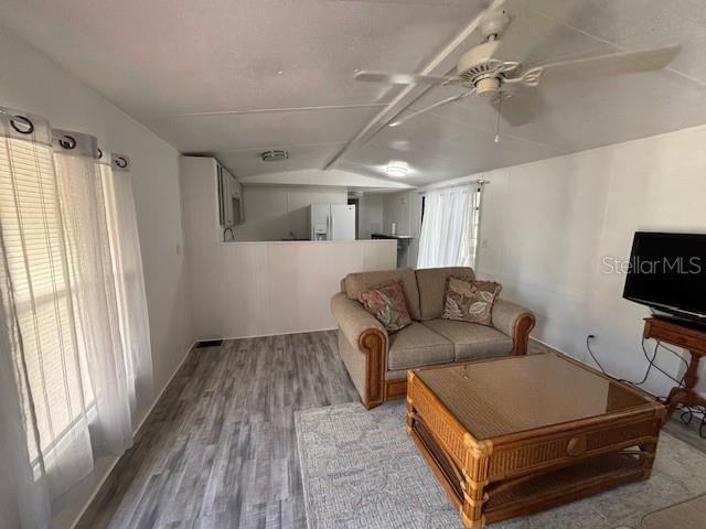 605 Sunnyside Dr #605 - Photo 6 of 27