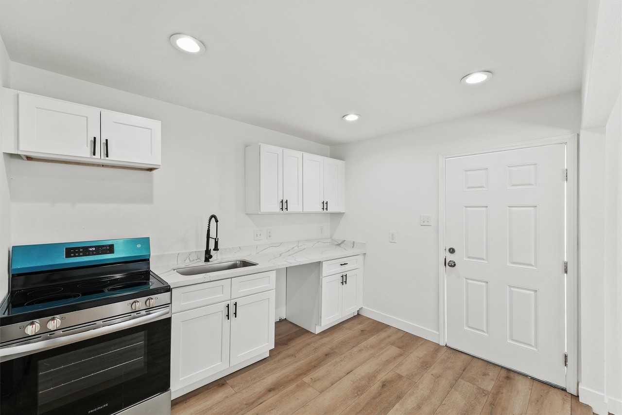 5406 Firefly Ave #5406 - Photo 5 of 25