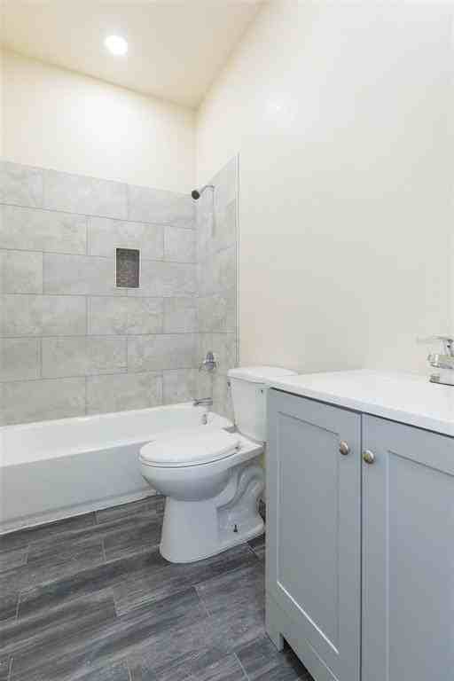 3008 N 17th St #3008 - Photo 4 of 28