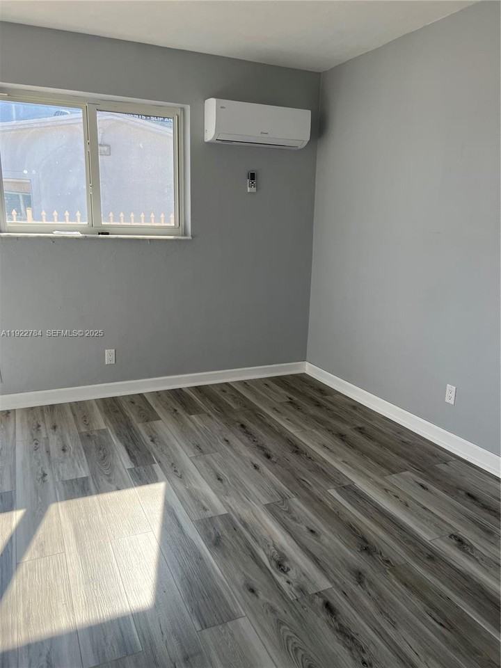 Hialeah Dr #715-1 - Photo 3 of 23