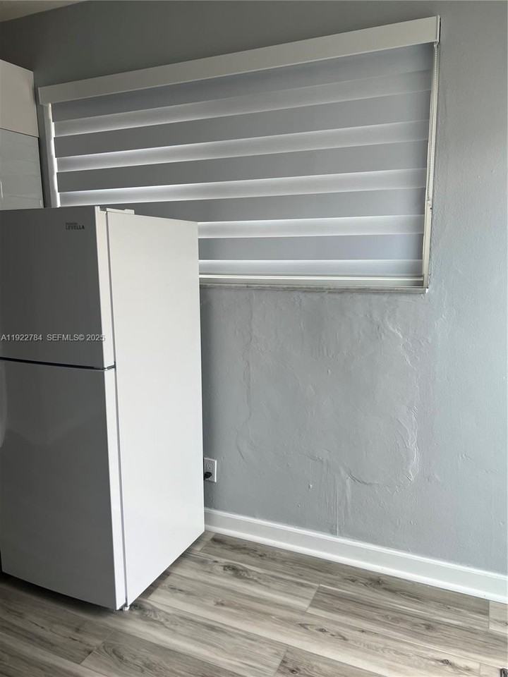 Hialeah Dr #715-1 - Photo 4 of 23