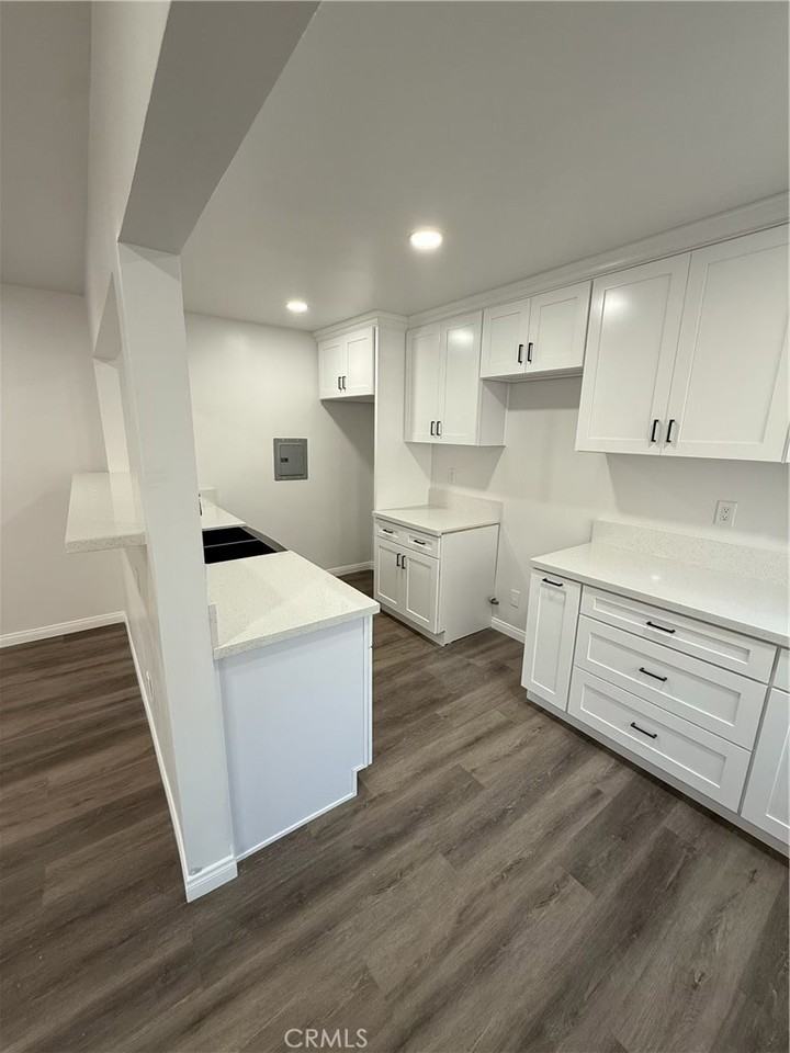 932 S 5th St #932-2 - Photo 2 of 15