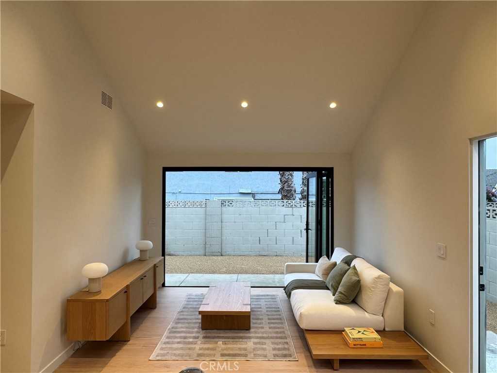 25966 Avenida Mariposa