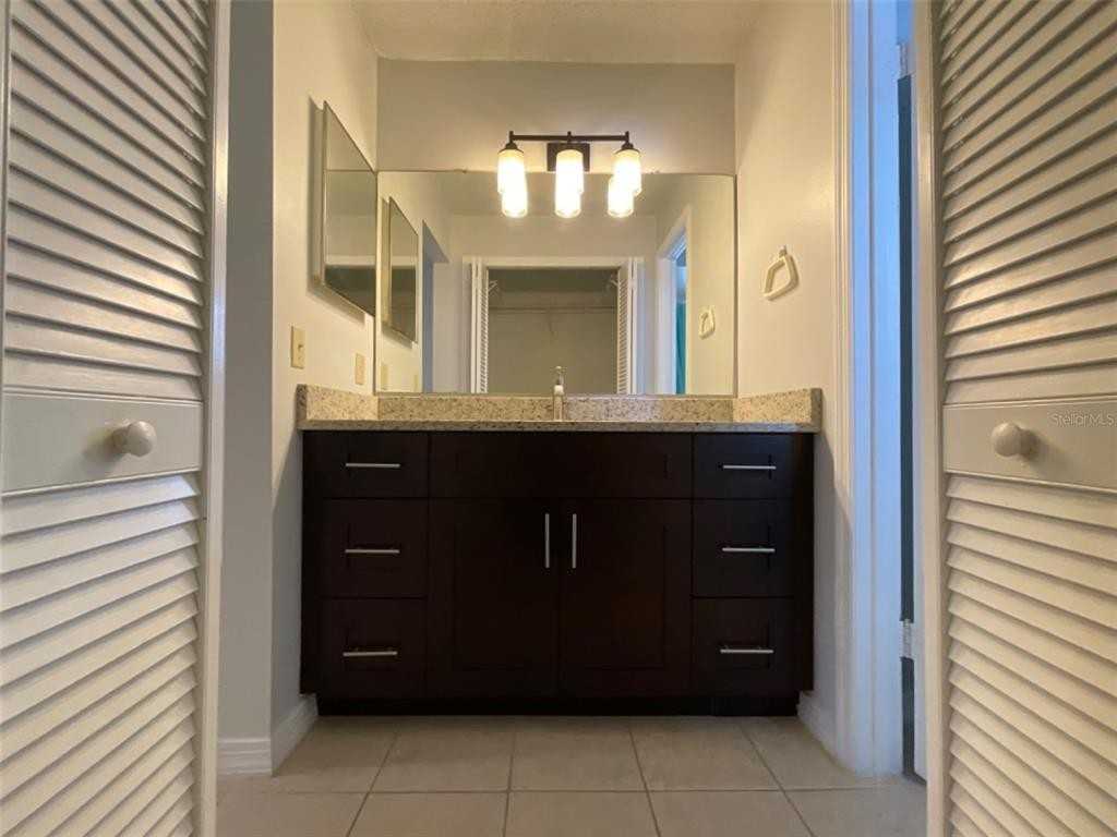 809 Glastonbury Dr #809 - Photo 5 of 24