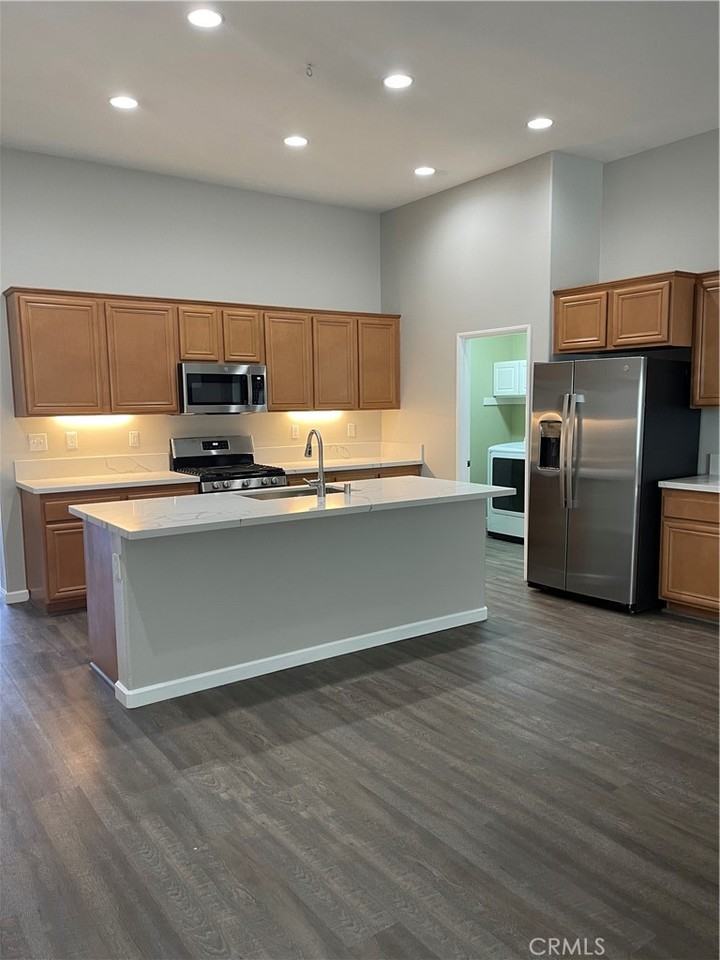 24898 Sunset Vista Ave #24898 - Photo 4 of 38