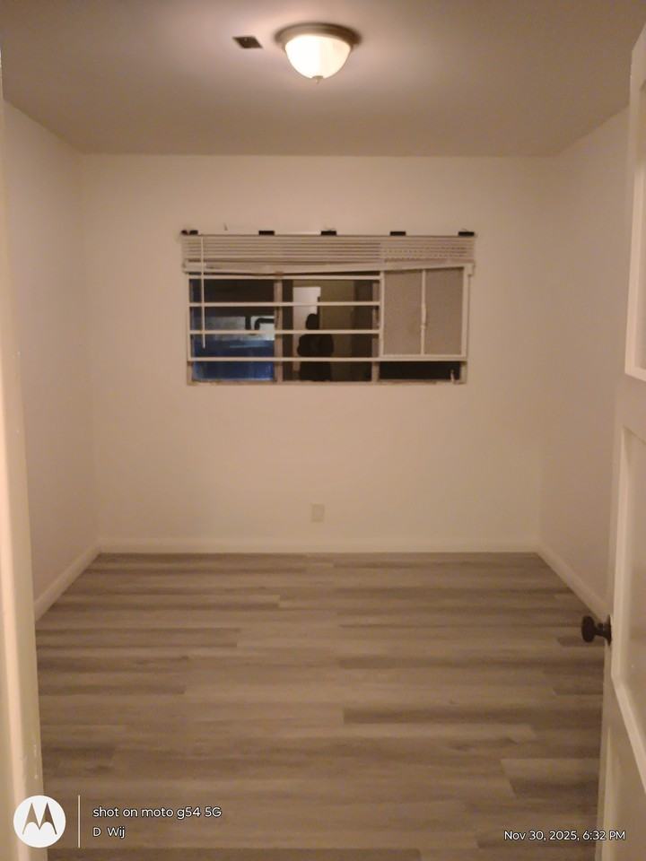 Hyde Park Inglewood # 2 - Photo 5 of 8