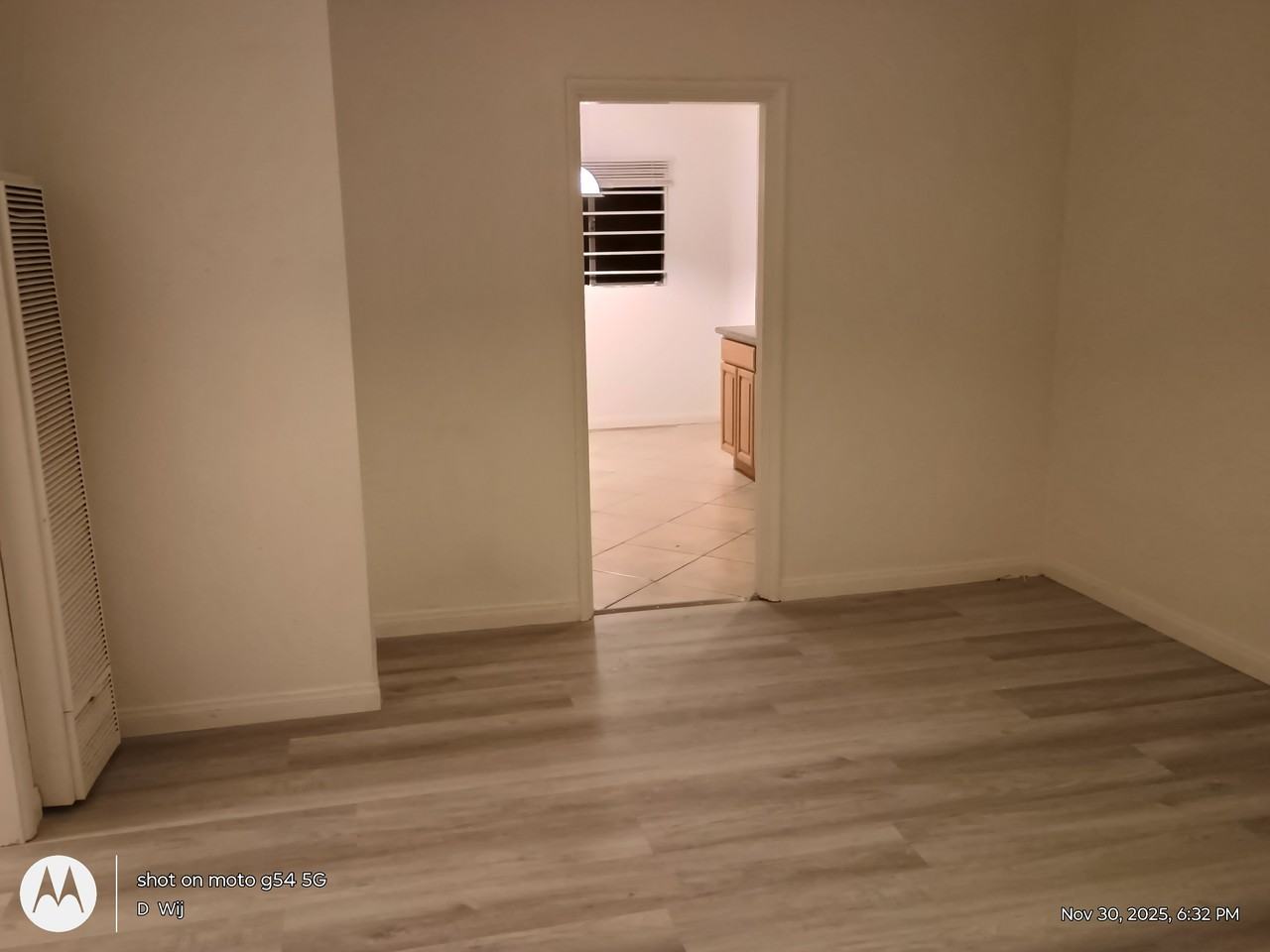 Hyde Park Inglewood # 2 - Photo 7 of 8