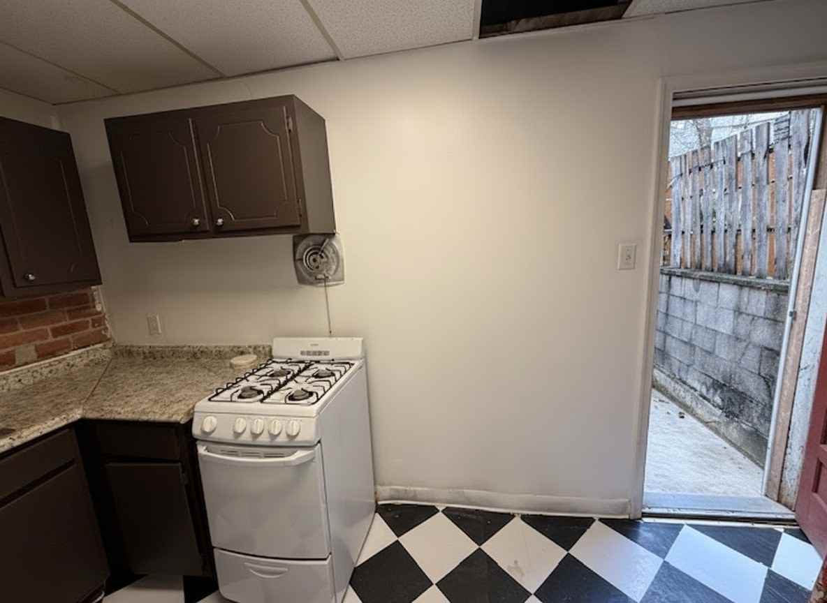 612 Cross Street - Photo 3 of 11