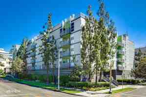 featured image of 690 South Catalina Street