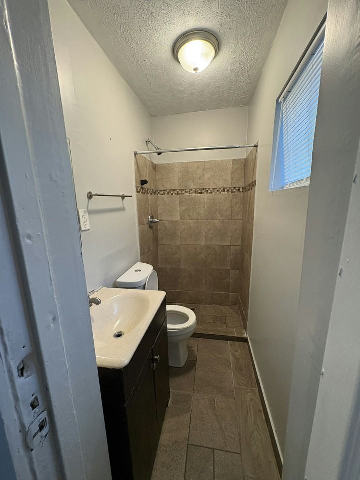 1161 Ira Street Southwest, Unit A - Photo 3 of 7