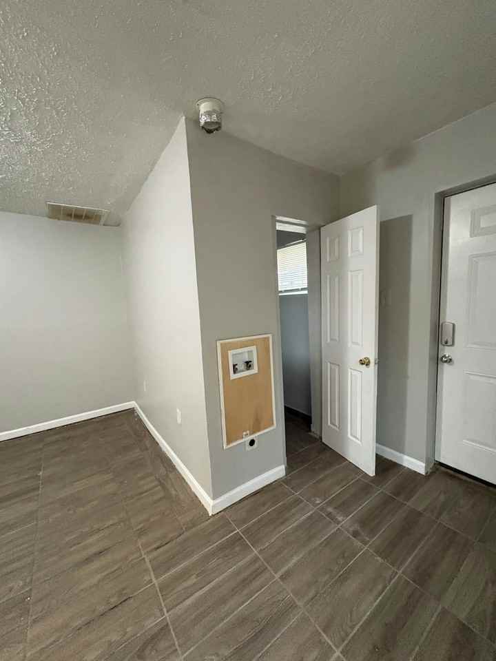 1161 Ira Street Southwest, Unit A - Photo 4 of 7