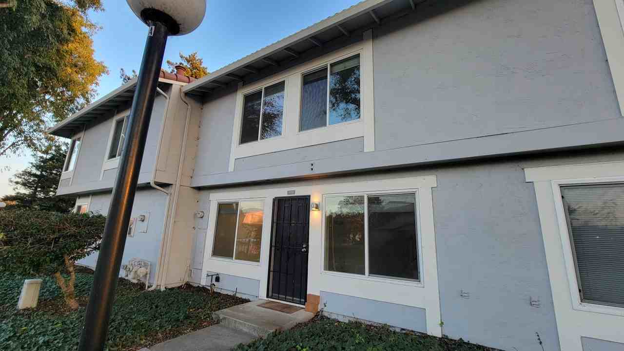 4902 Lowry Road - Photo 2 of 20