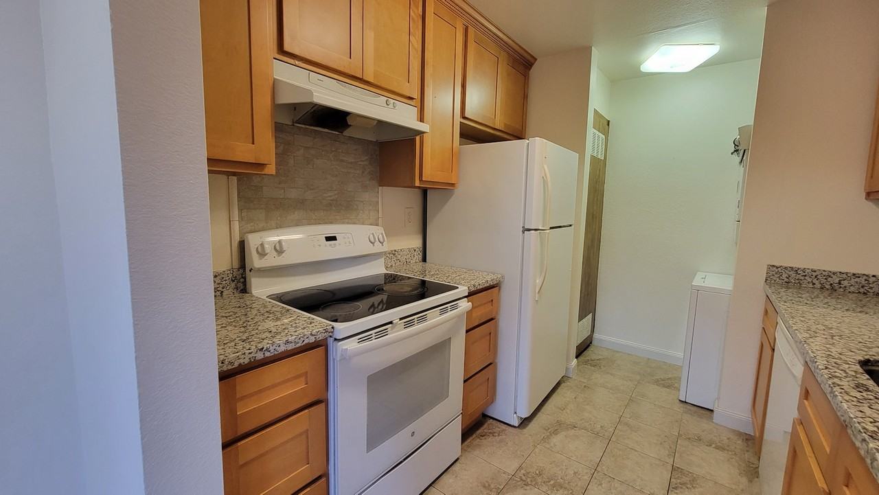 4902 Lowry Road - Photo 6 of 20