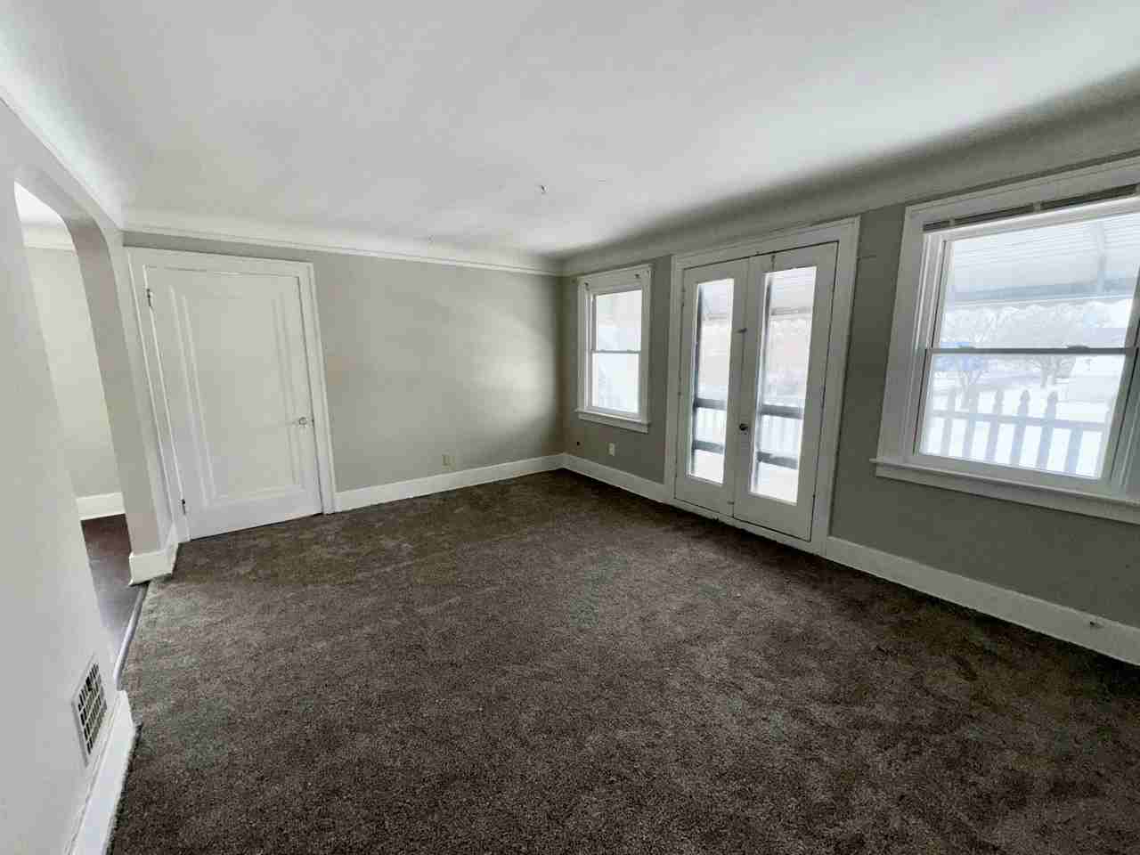 15702 Cherrylawn Street, Unit Upper - Photo 7 of 10